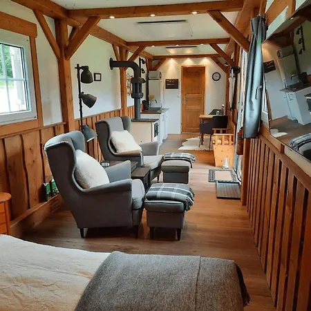 Гостевой дом Living Legends - Tiny House Auf Den Wiesen Der Edermuehle 4*